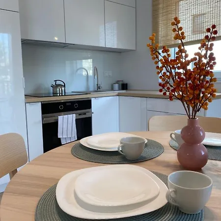 Metro Szwedzka Orange Apartman Varsó