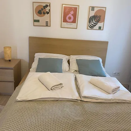 Metro Szwedzka Orange Warszawa